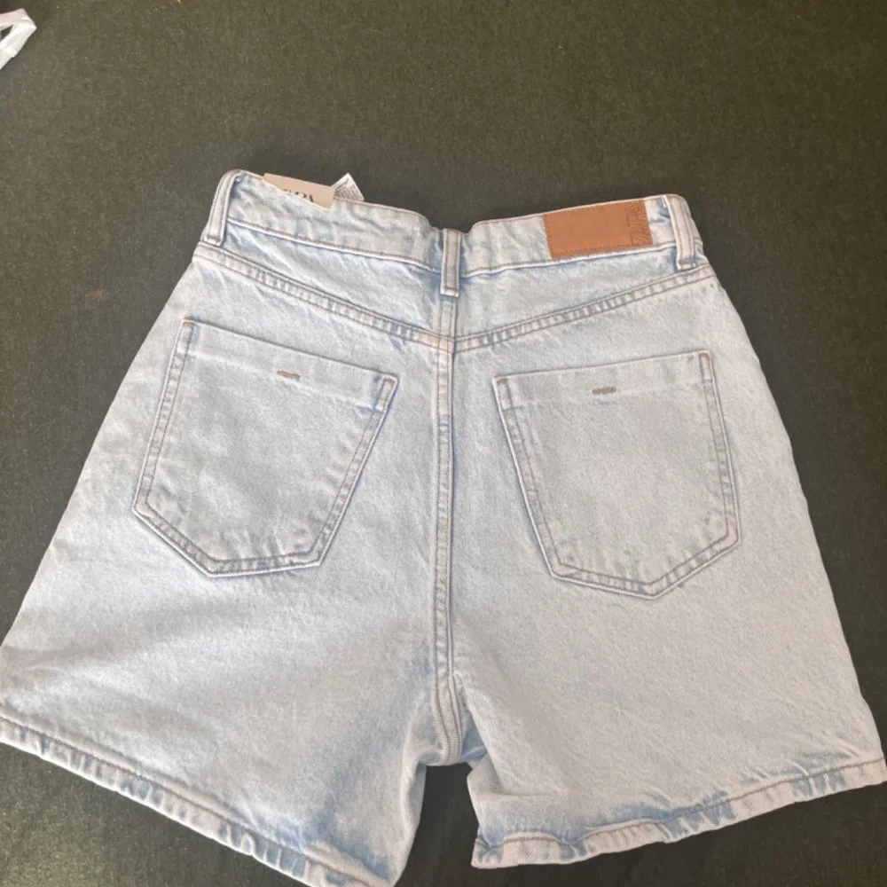 Zara jeans shorts - Picture 2 of 2